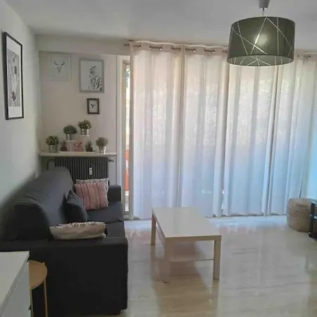 아파트 Apt Cosy Central Avec Parking Couvert